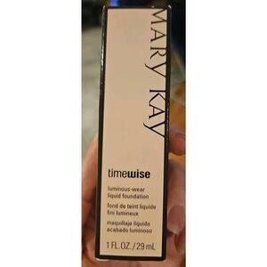 Mary Kay Timewise Luminous Wear Liquid Foundation Beige 4